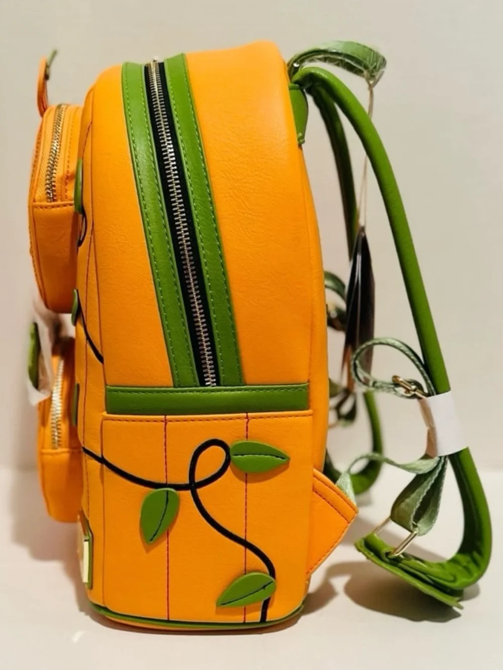 Loungefly Disney NWT Donald & Daisy Jack-o’-Lantern Glow Mini Backpack